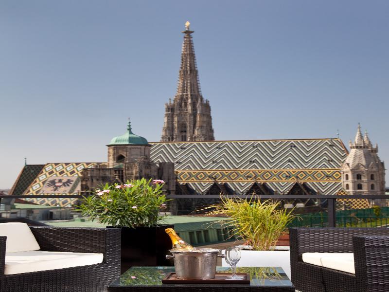 Hotel Lamee Wien Ngoại thất bức ảnh View from the rooftop terrace