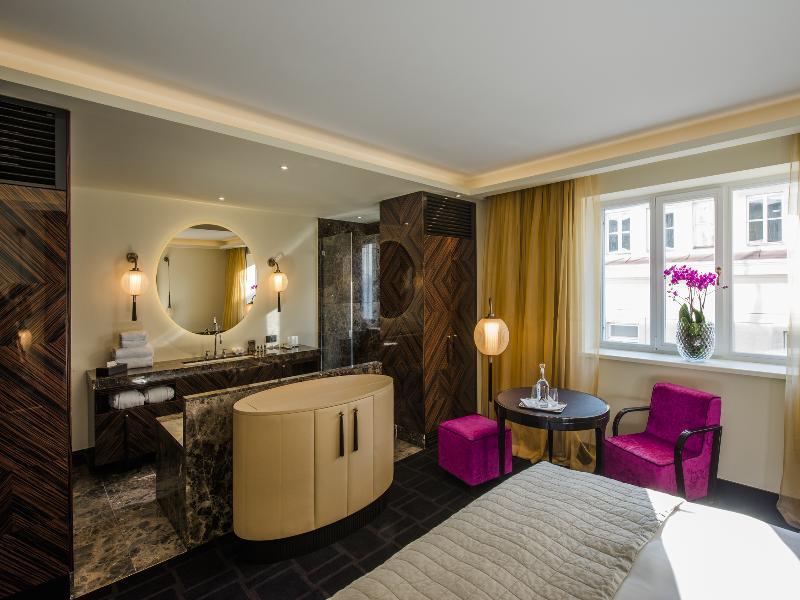 Hotel Lamee Wien Ngoại thất bức ảnh A suite at the Mandarin Oriental, Munich