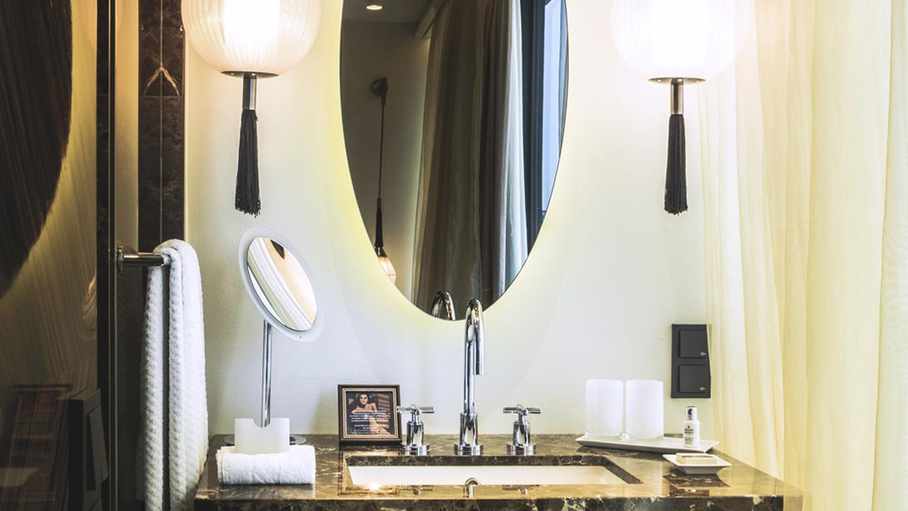 Hotel Lamee Wien Ngoại thất bức ảnh Bathroom vanity