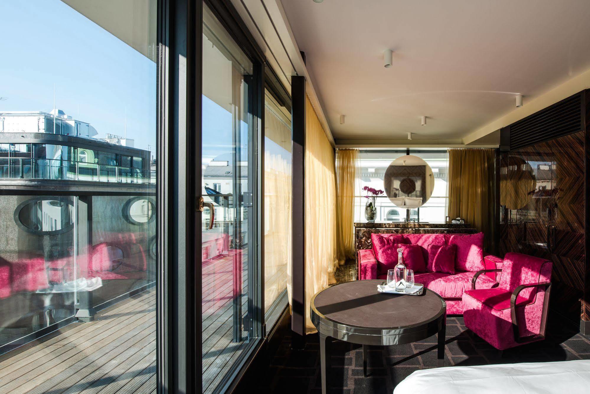 Hotel Lamee Wien Ngoại thất bức ảnh Suite at Mandarin Oriental, Munich